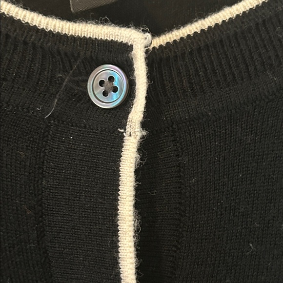 100% Extra Fine Merino Wool Cardigan - Picture 2 of 2